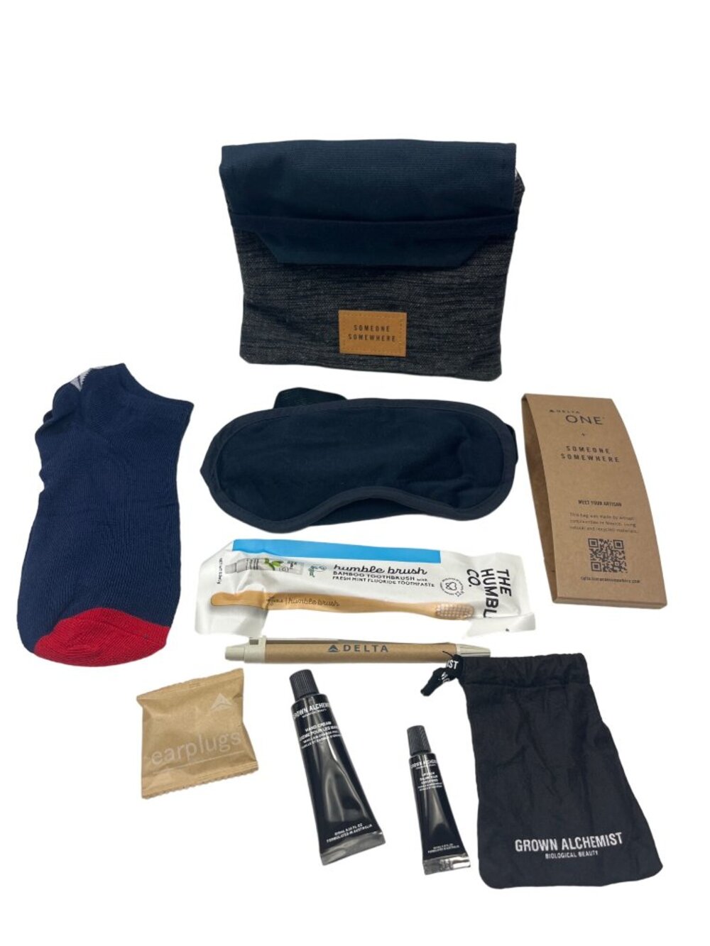 Delta One Travel Amenity Kit  Someone Somewhere  Includes Eye Mask Socks 71g - Picture 2 of 6